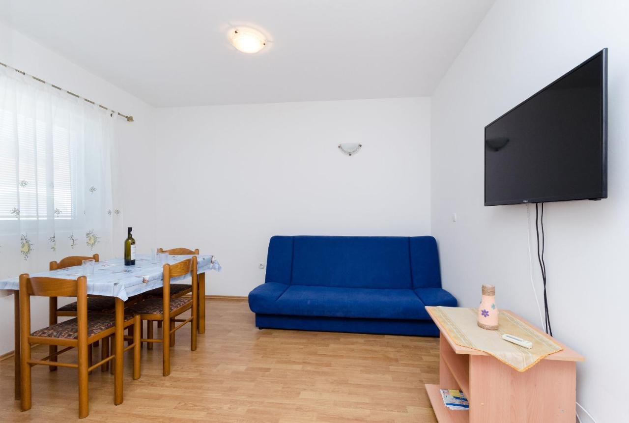 Apartments Alex Lopar Buitenkant foto